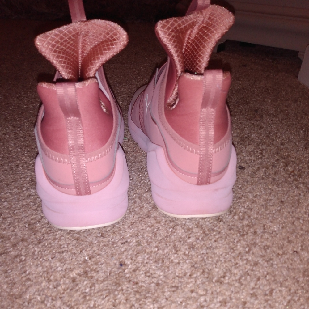 Pink Puma - Picture 3 of 3